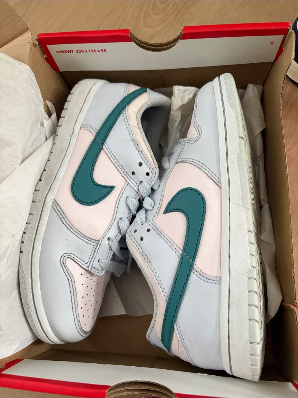 Nike Dunks - Light blue/Teal/light Pink size 2Y